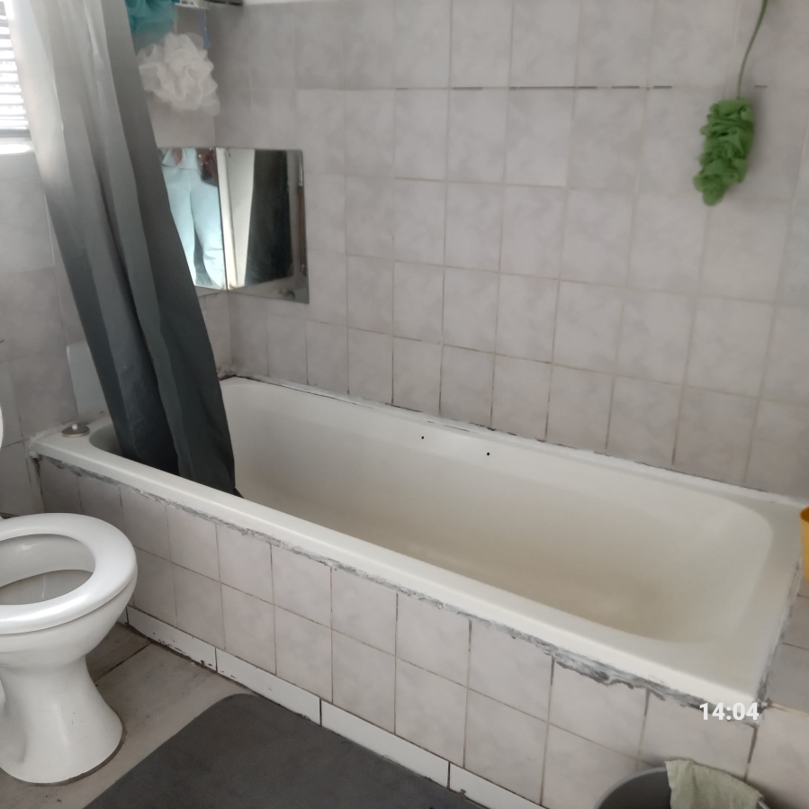 2 Bedroom Property for Sale in Geelhoutpark North West